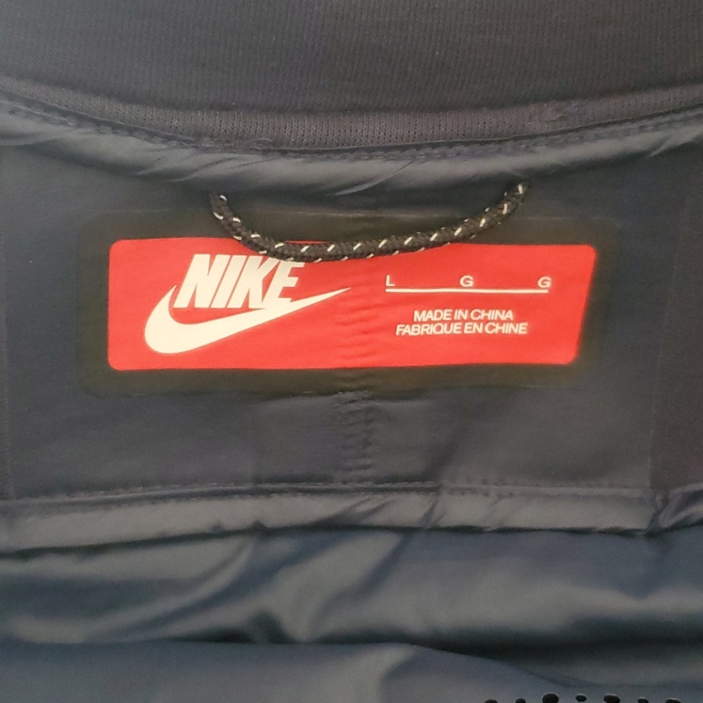 Nike - Picture 16 of 16